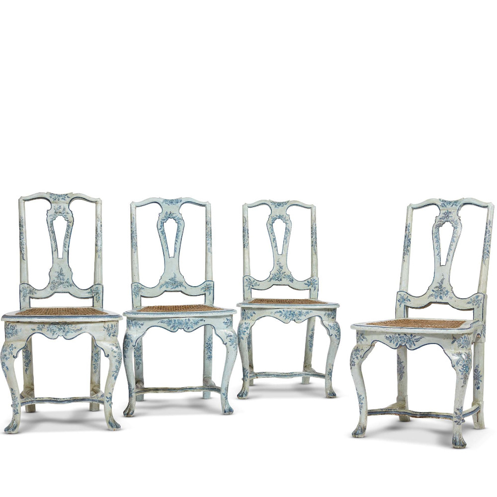 Gruppo di quattro sedie in legno laccato_2