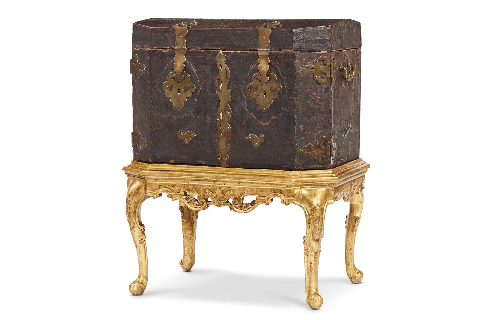 Baule da viaggio con base in legno dorato
